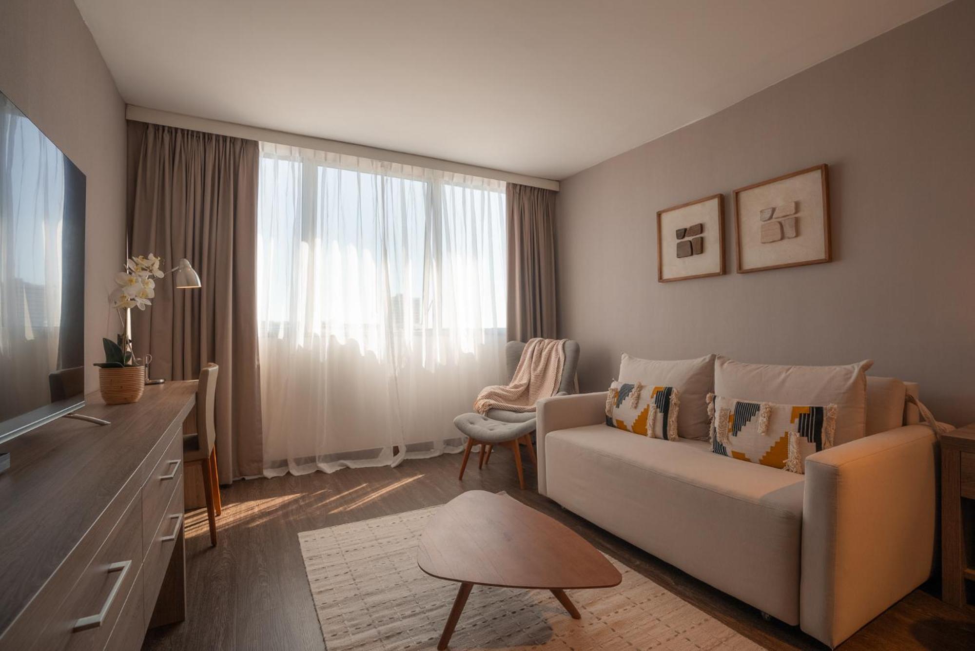 Frontier Hotel 利维拉 外观 照片